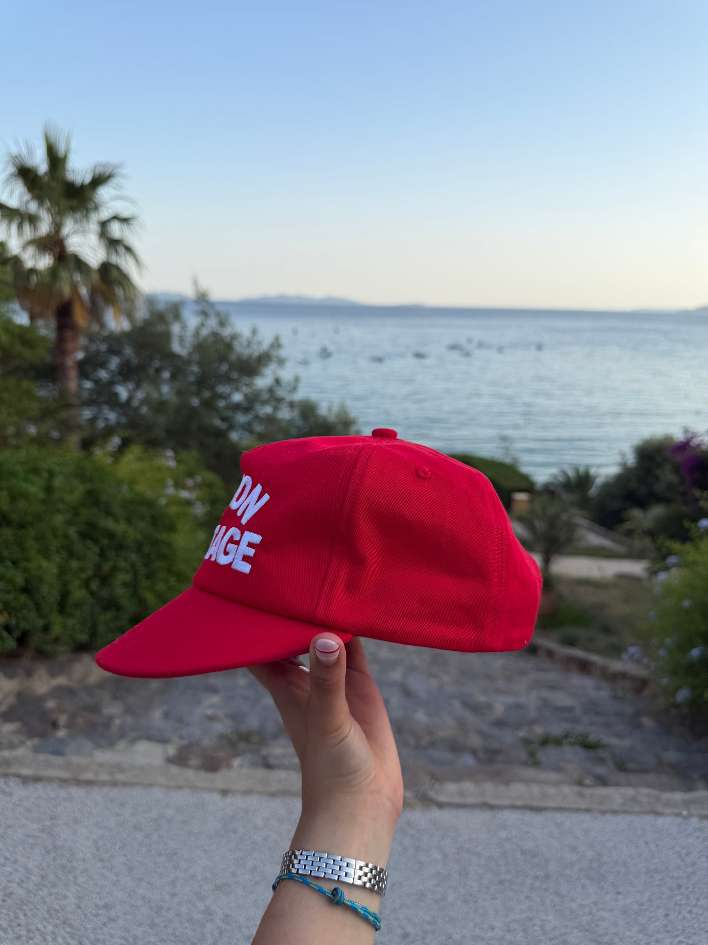 DH red cap